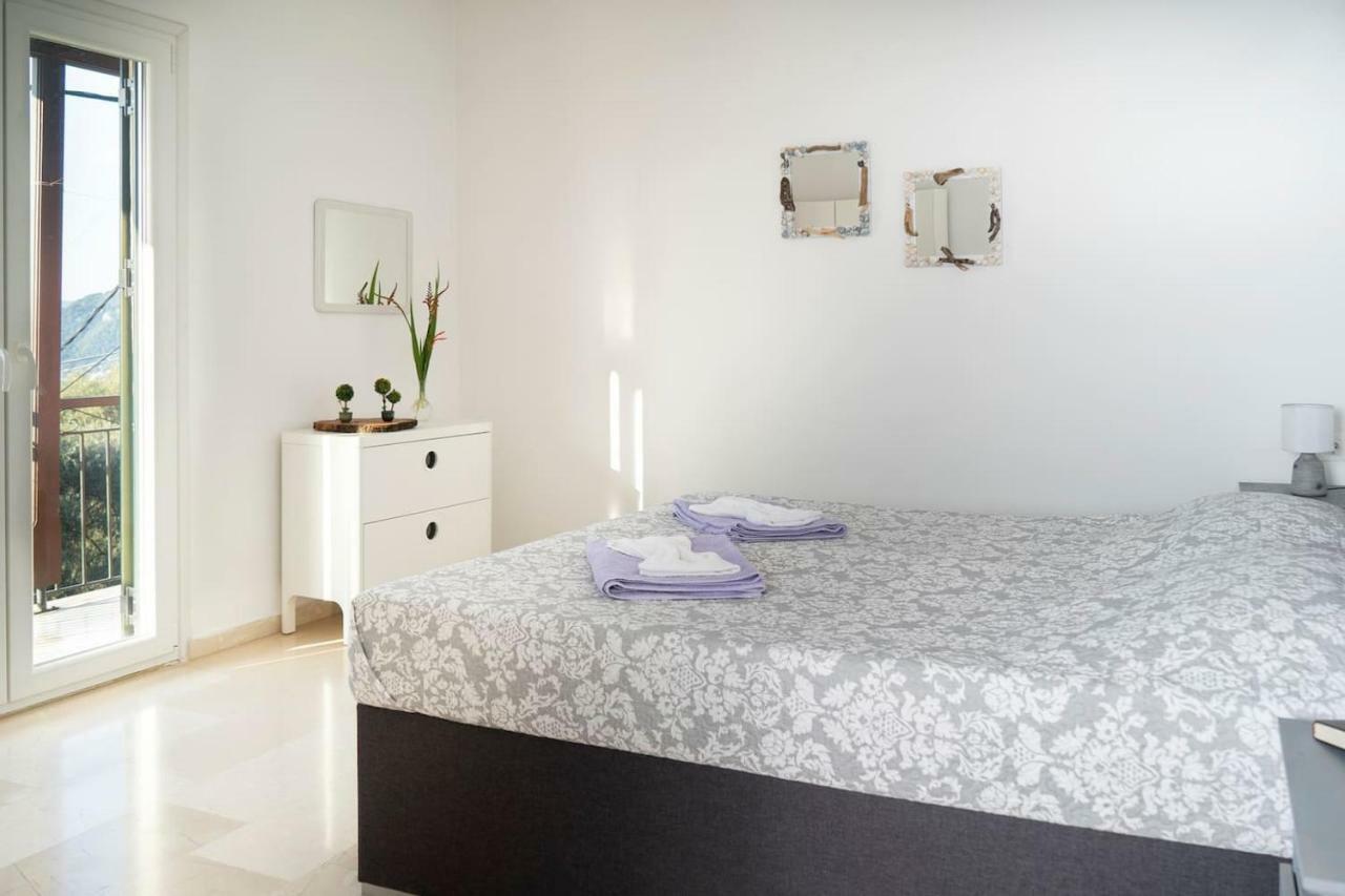 Coralli Pentati 1 "Dimitris Apartments" Екстериор снимка